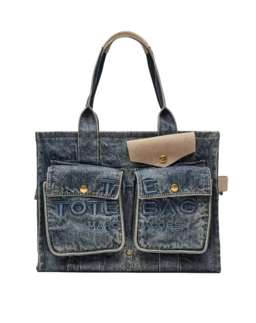 กระเป๋าโท้ท THE DENIM SUEDE LARGE CARGO TOTE BAG สี DARK WASH INDIGO